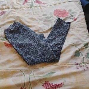 Women's grey and black leggings